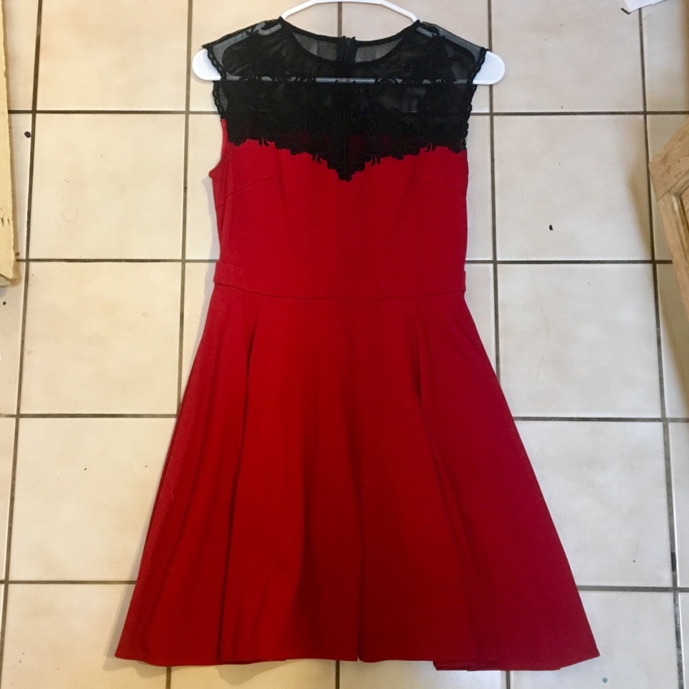 Black Lace Detailed Red Dress